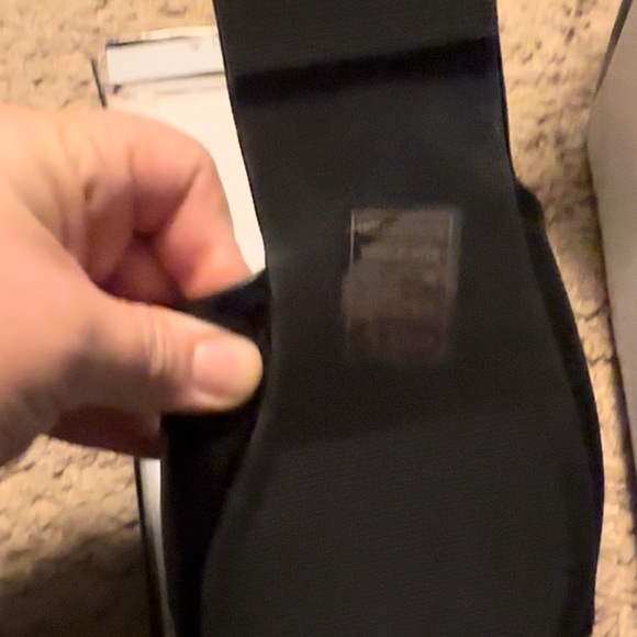 Women’s black sandals size 8 1/2 slip on - Picture 4 of 5